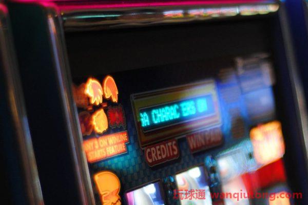 如何玩「金色召集」老虎机游戏(Gold Rally Slots)？