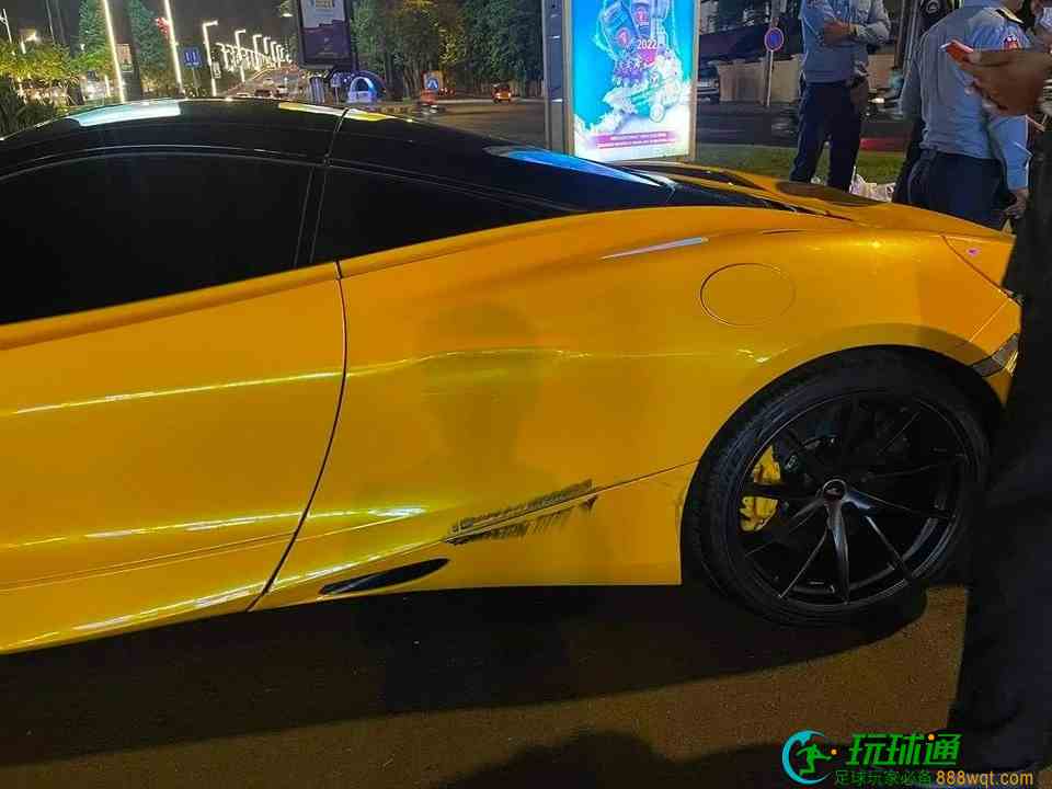 金边：迈凯伦跑车被刮伤，维修费高达数万美元！