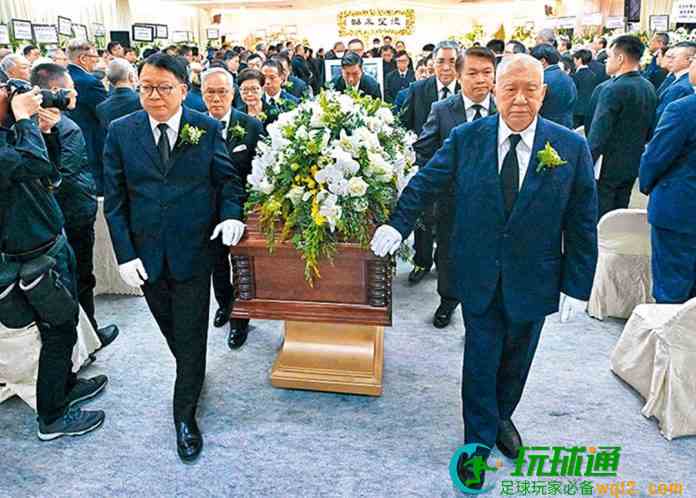 吕志和出殡4港澳前特首扶灵 逾80团体到场致祭