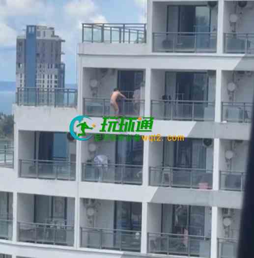 网友投稿：星汇有个裸男跳楼